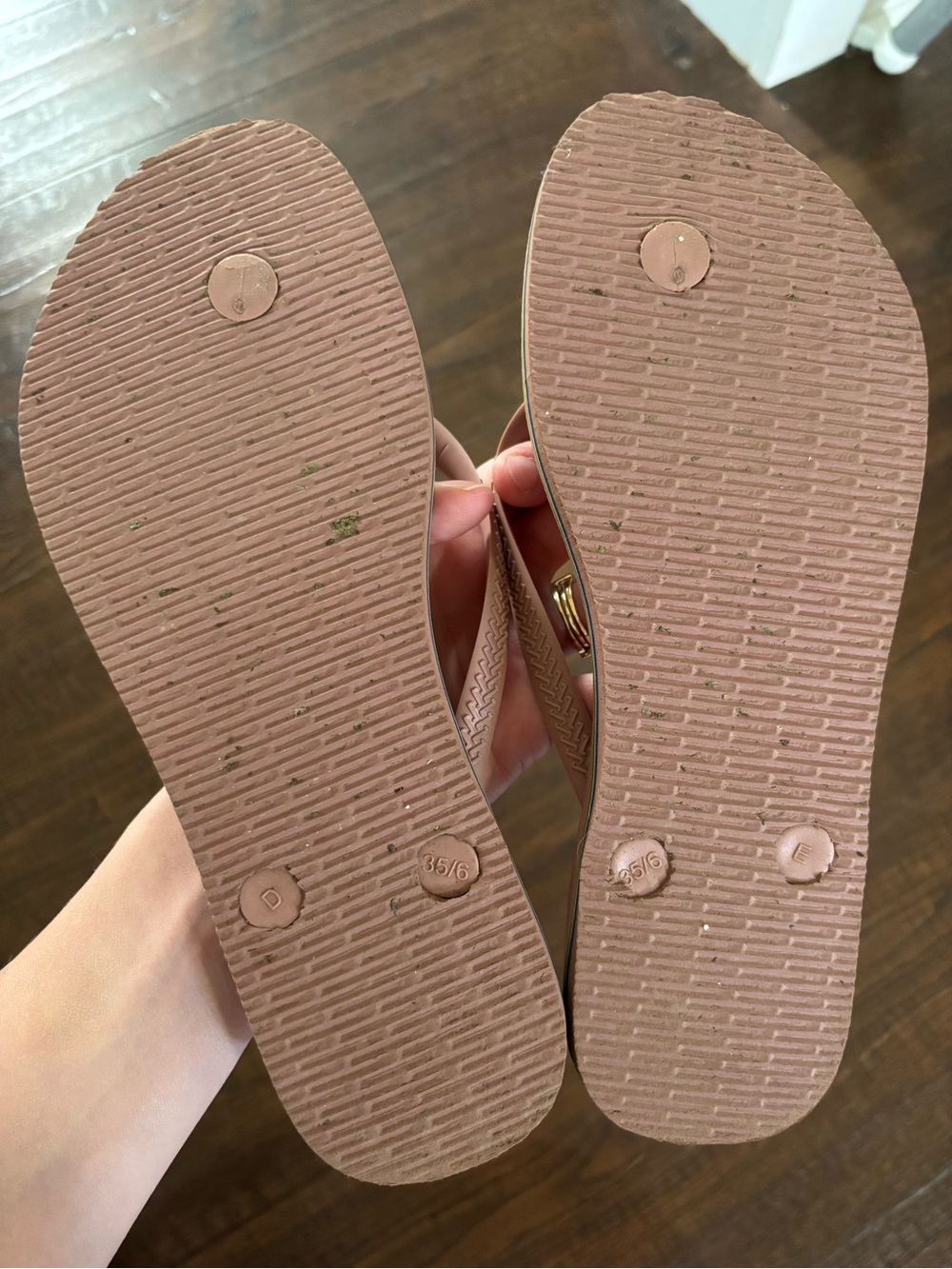 Havaianas Women's Pink Flip Flops - Picture 2 of 2